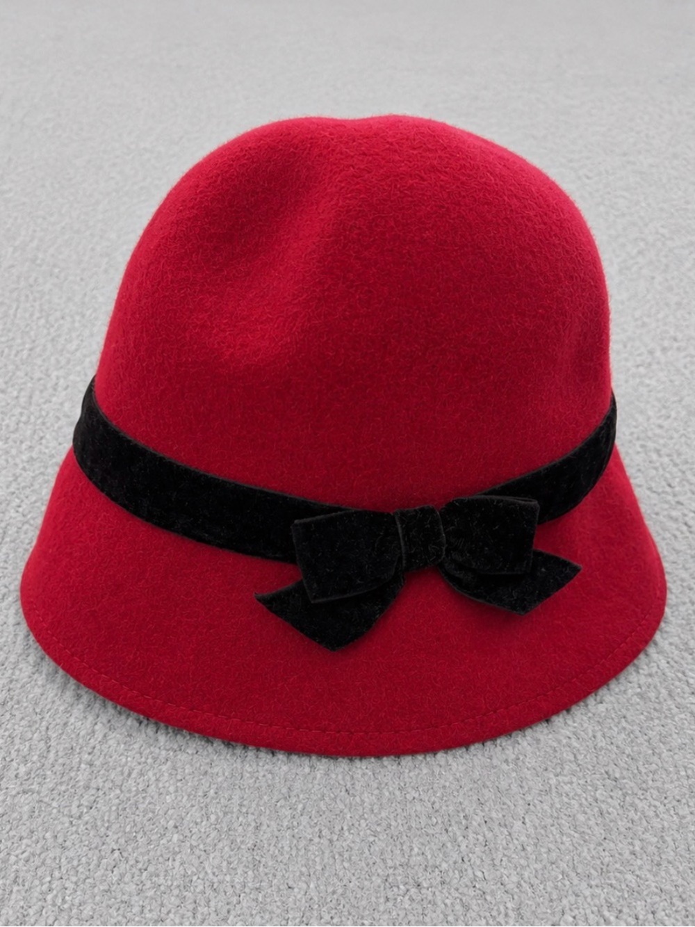 Gymboree Red Felt Cloche Hat with Black Bow